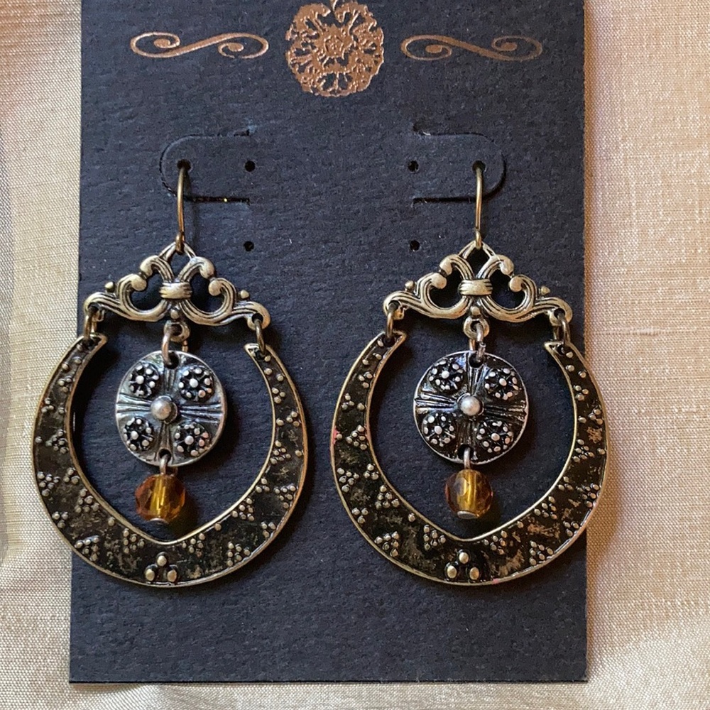 Lovely earrings-New